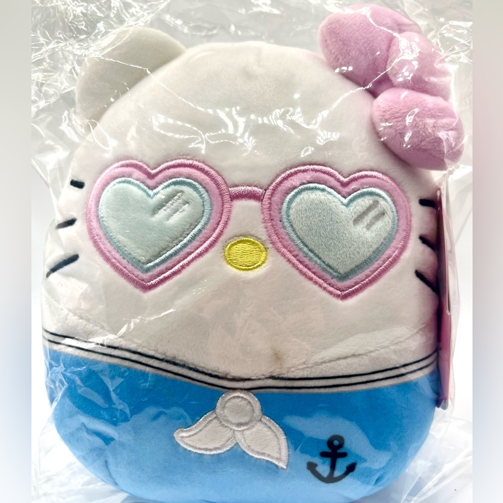 Hello Kitty 8” Sailor Squishmallow - Picture 11 of 11